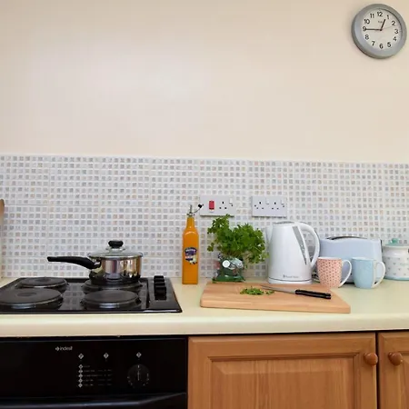 2 Bed In 53635 Apartment *